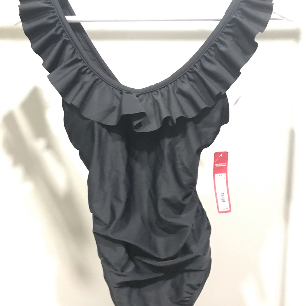 New with tags Merona ruffled top swimsuit size XS